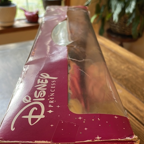 Disney- Brass Key Porcelain Doll Keepsake Tinkerbell Snow White Sleeping Beauty - Picture 12 of 12